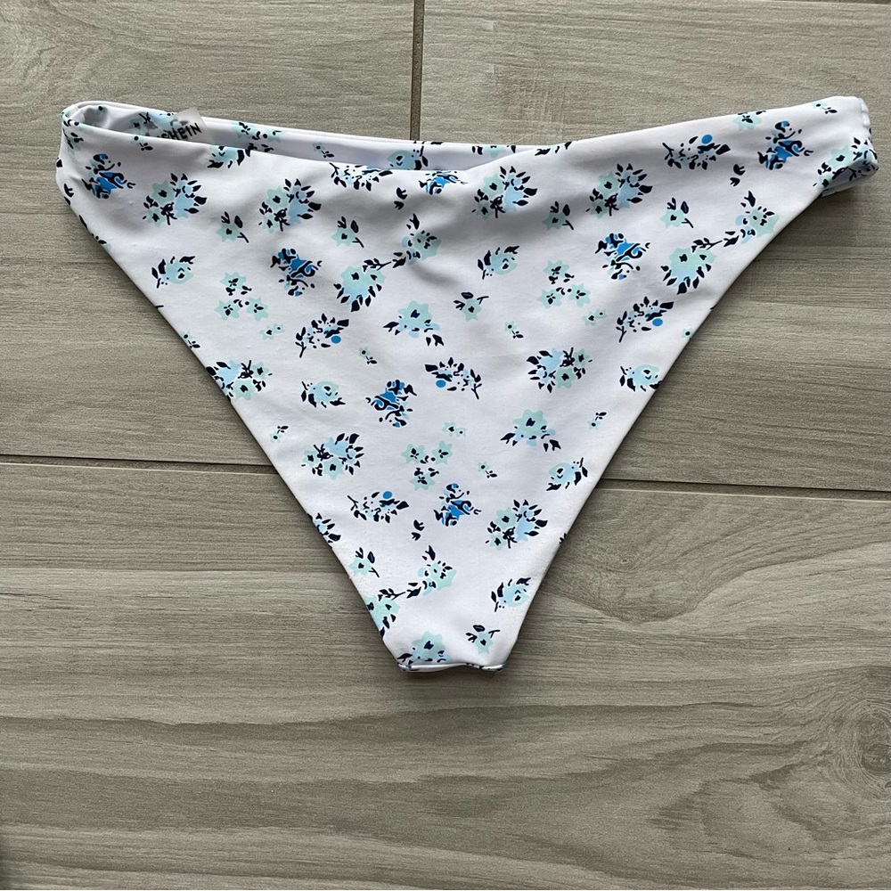 SHEIN Floral Ruffle Bikini Set - Size Medium - Picture 8 of 10
